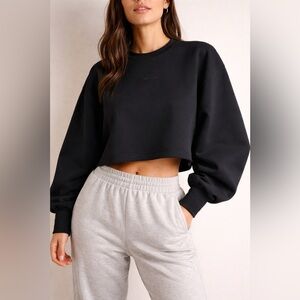 Macade Golf Black Cropped Performance Crewneck Sweatshirt Size Medium